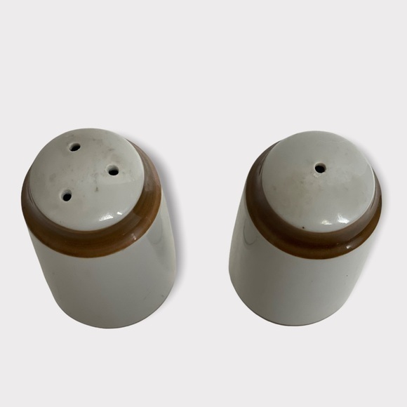 Vintage Porcelain Japanese Salt &‎ Pepper Shakers - Picture 3 of 4